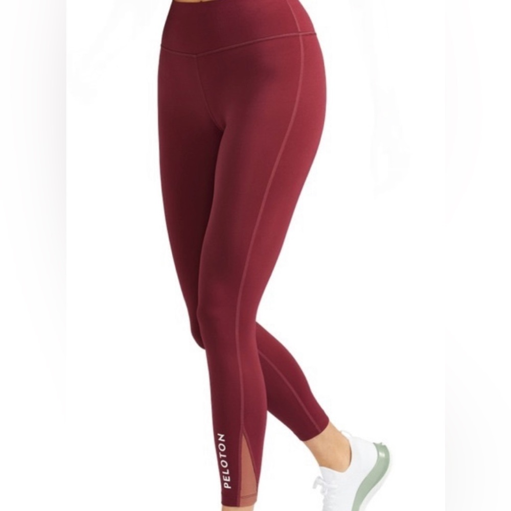 Peloton move mission run insert leggings in medium burgundy